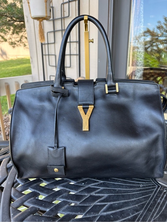 Saint Laurent Handbags - Saint Laurent Black Smooth Calfskin Leather Medium Classic Y Cabas Bag